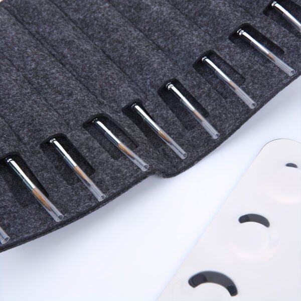 9 black fine-tip brushes